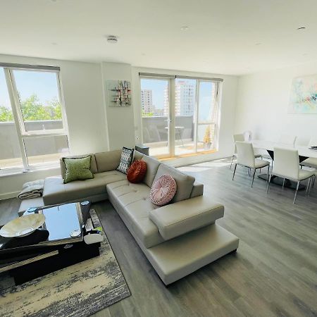 Modern Penthouse Flat With Free Indoor Parking Daire Londra Dış mekan fotoğraf