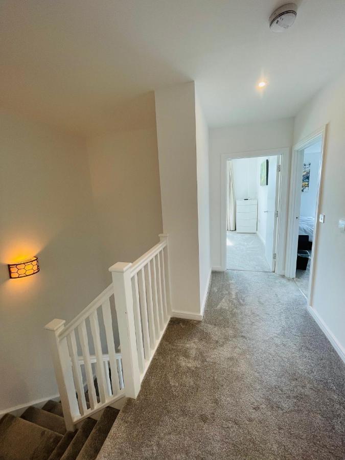 Modern Penthouse Flat With Free Indoor Parking Daire Londra Dış mekan fotoğraf